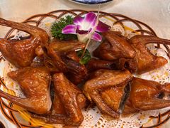 红烧乳鸽-津津菜馆(绝没分店)