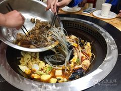 -粘豆包柴火铁锅炖