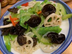 荷塘小炒-宏状元现熬粥·京味菜(黄寺大街店)
