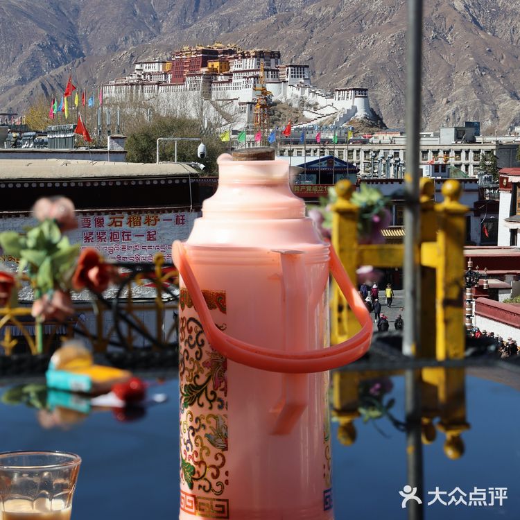 八廓街最佳观赏布达拉宫的藏餐厅，位置好还价格合适