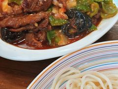 -歹歹的加个面过油肉拌面