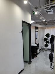 -V7 HAIR SALON