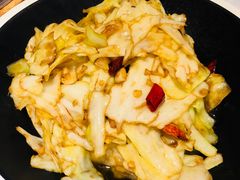 手撕包菜-刘胖子家常菜·蹄花焖藕(中央花园店)