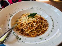 -Chom Cafe and Restaurant