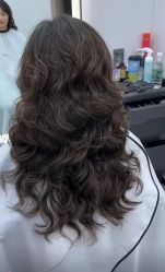 -洛施奇烫发染发沙龙