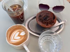 拿铁-UNI UNI(环亚凯瑟琳店)