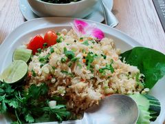 蟹肉炒饭-Chom Cafe and Restaurant