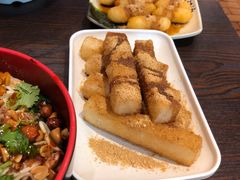 -爆炸头阿姨小四川正宗川味小吃(无任何分店)