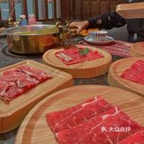 店里的和牛都是从澳洲牧场直送过来的，有专属黑标