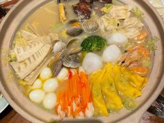 一品什锦锅-小厨师·二十年沈家门小海鲜(百井坊巷店)