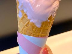 草莓牛奶华夫筒-麦当劳(城西银泰店)