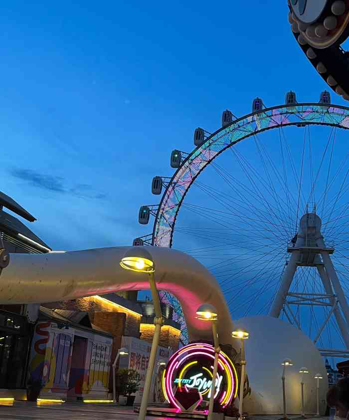 大悦城屋顶摩天轮-"9696 吃好晚饭,带老爸老妈来摩天轮.