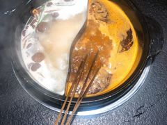 -两三事小郡肝串串香火锅(桂庙店)