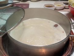 -洪氏嗨捞·猪肚鸡火锅(阳光天地店)