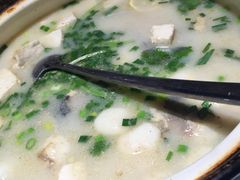 招牌鱼头煲-品渔味湖鲜馆(拈花湾店)