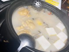-大匠工房古船木艺术餐厅·猪肚鸡专门店(长白仙岛店)