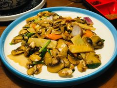 口蘑炒甜笋-雀舞云南菜(天津天河城购物中心店)
