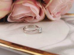 -威德钻石-克拉钻大本营(南京东路店)