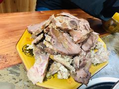 -黄利砖万峰林布依特色酸笋牛肉馆