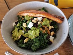 煎三文鱼牛油果色拉-Wagas沃歌斯(太古汇店)