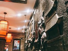 -沪小二炭火蛙锅(淮海中路美食不夜城店)