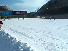 -采薇庄园四季滑雪场