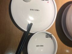 餐具摆设-吕氏疙瘩汤·新派鲁菜(东城万达广场店)