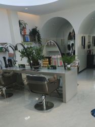 -吉艺心专业美发造型