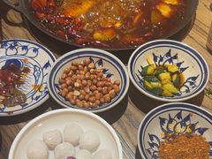 -旧街市鲜货老火锅(大光路店)