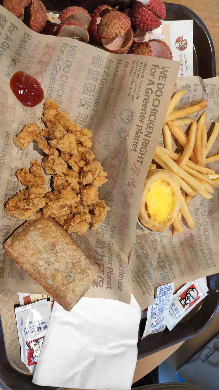 肯德基(宁波马园店)-"放假了,跟儿子逛街看到马园路边的肯德基就.