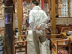 -老牌坊云南鱼豆花火锅(爱建店)