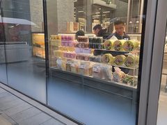 -好利来(上海虹桥新天地Lab主题店)