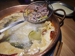 -洱火云南酸菜牛肉火锅(石景山当代商城店)