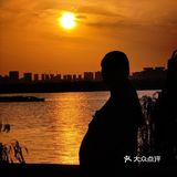 哎你看~他们在拍那个，孕照哎(by骑行小伙)