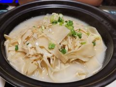 洞庭名笋-佬麻雀·剁椒鱼头(京基KK One店)