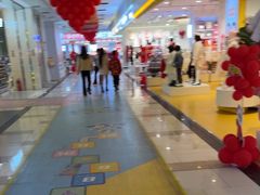 -奎屯友好时尚购物中心