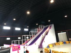 -嘿哟动霸CHUA·新潮玩运动娱乐中心·蹦床滑冰团建乐园