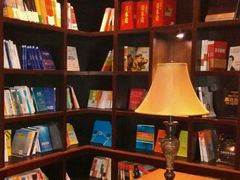 -钟书阁(松江泰晤士小镇店)