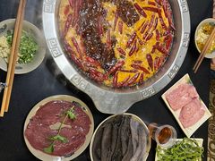 -洞亭火锅(防空洞总店)