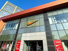 -百年港湾奥特莱斯(香炉礁店)