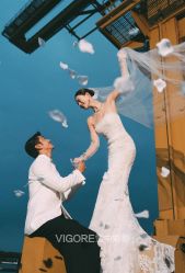 -雪中彩影婚纱摄影·微光艺术中心