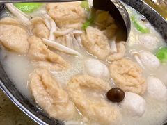 浓汤什菌鱼腐鱼丸煲-正哥点心皇子(阳江新达城店)