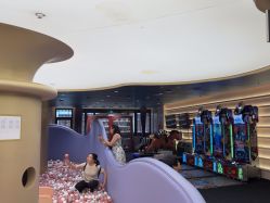-奈尔宝家庭中心·国风主题儿童乐园·亲子餐厅(豫园商城店)
