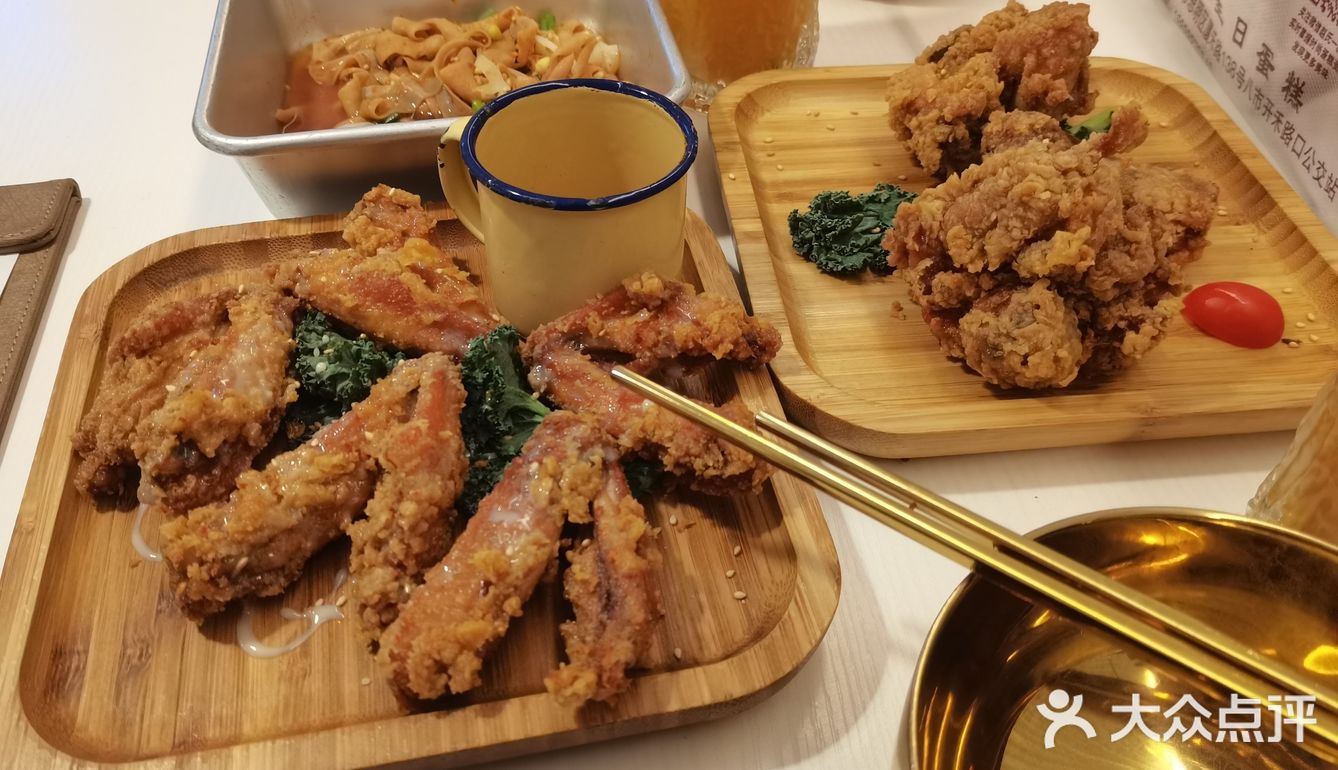 打卡网红地劳春先森