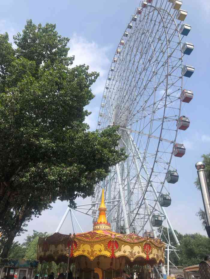 小河沿万泉公园游乐场