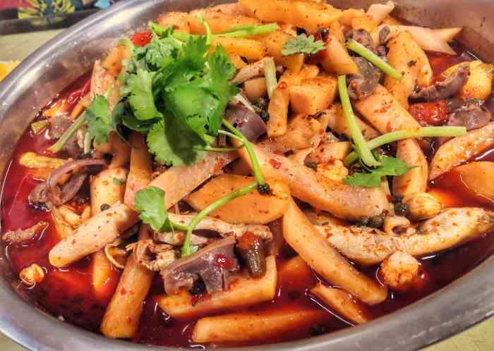 钟宇酸萝卜鸡杂(磨子巷店)-"美味都是隐藏在大街小巷里,这句话一点也