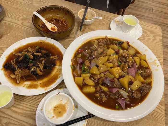 陕西大厦传统风味餐厅-"大盘鸡很赞,分量足!凉皮和面筋也好吃.