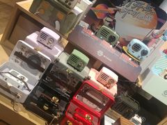 -名创优品(北京新中关购物中心地铁层店)