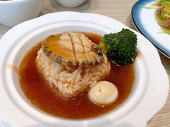 活鲍鱼捞饭-小船渔村•大连菜•大连焖鱼(黄河路店)