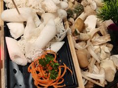 -一朵菌·野生菌探索家火锅(南亚店)